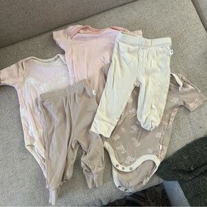 Burt's Bees Baby Clothing Set in Beige and Pink